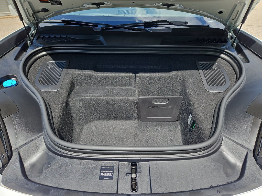 Certified 2025 Porsche Macan 4 Electric AWD/4WD image 39