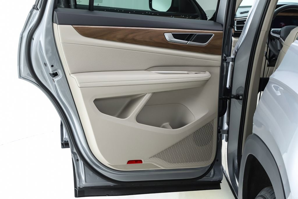 New 2026 Volkswagen Atlas SE image 17