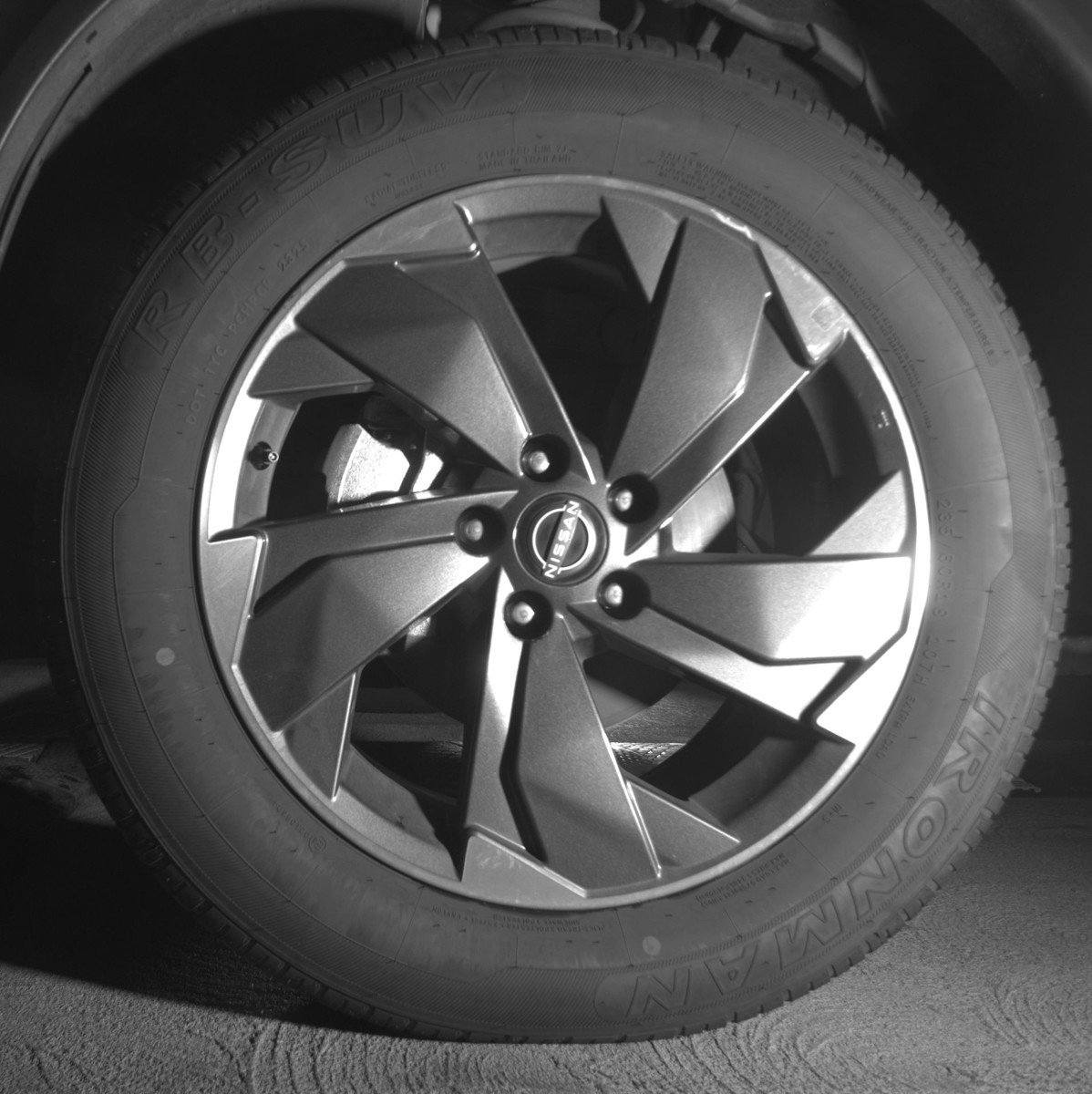 Used 2025 Nissan Rogue SV image 12