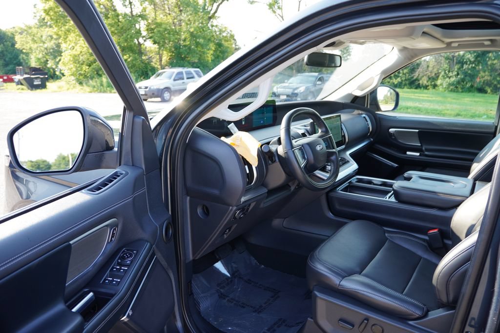 Certified 2025 Ford Expedition Platinum AWD/4WD image 15