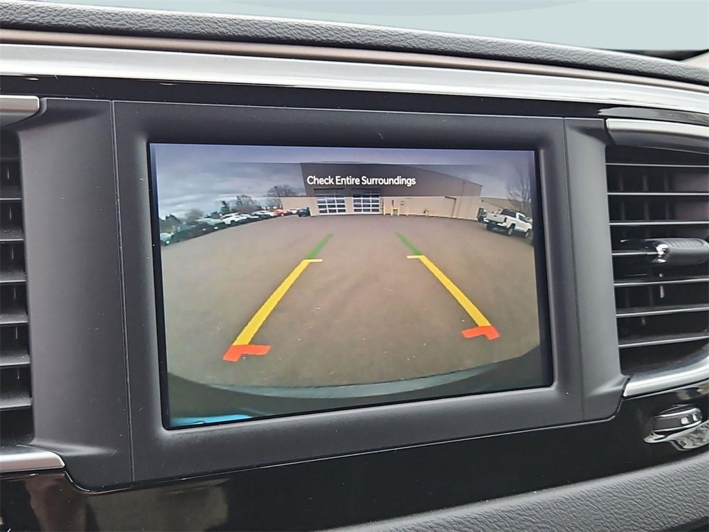 Used 2023 Chrysler Voyager LX image 18