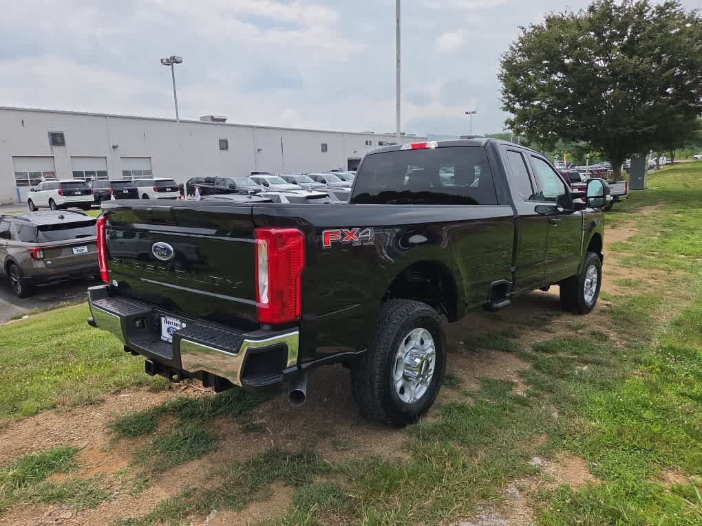New 2026 Ford F350 XLT AWD/4WD image 3
