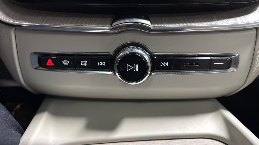 Used 2020 Volvo XC60 T5 Inscription image 25