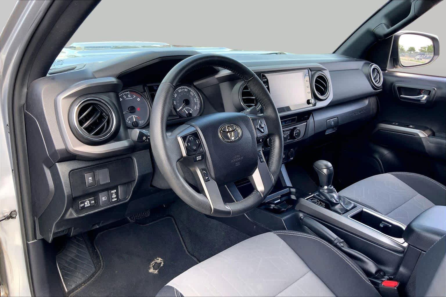 Used 2021 Toyota Tacoma TRD Sport w/ Technology Package RWD image 17