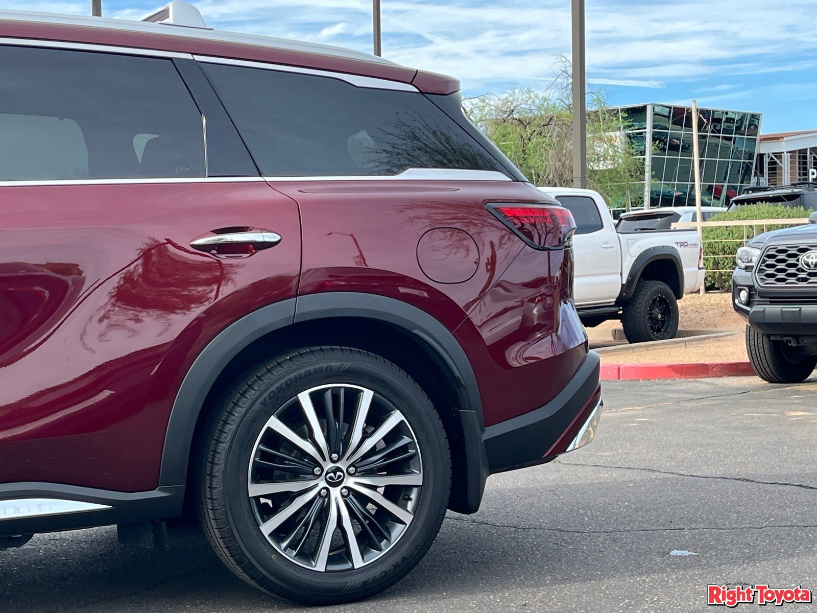 Used 2022 INFINITI QX60 Sensory w/ Cargo Package AWD/4WD image 10
