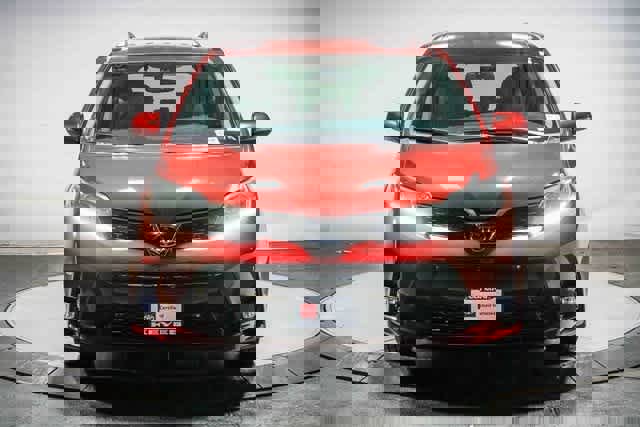 Used 2020 Toyota Sienna SE image 6