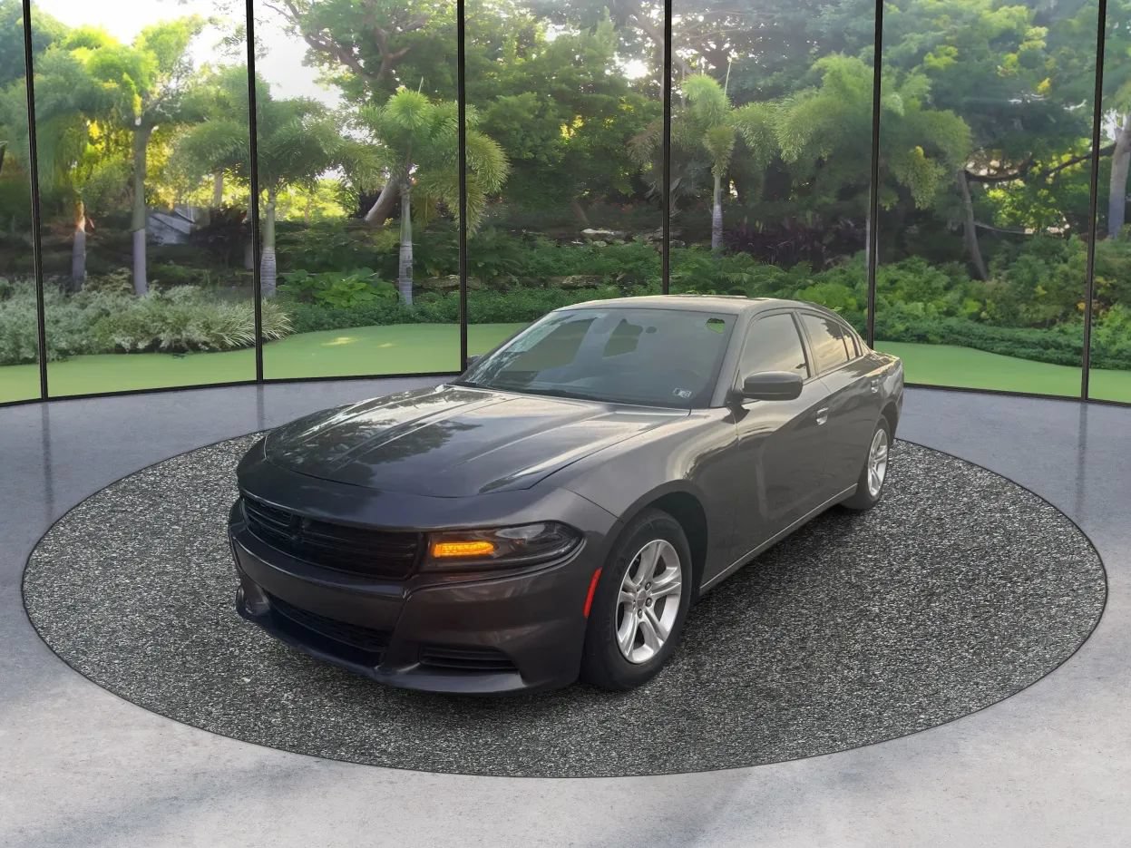 Used 2022 Dodge Charger SXT RWD image 1