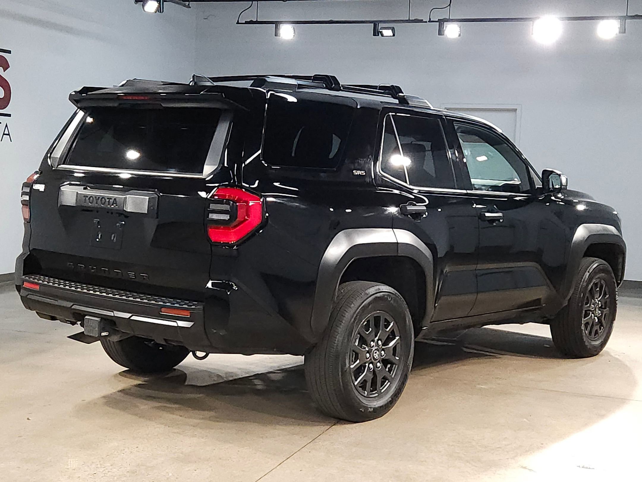 Certified 2025 Toyota 4Runner SR5 AWD/4WD image 7