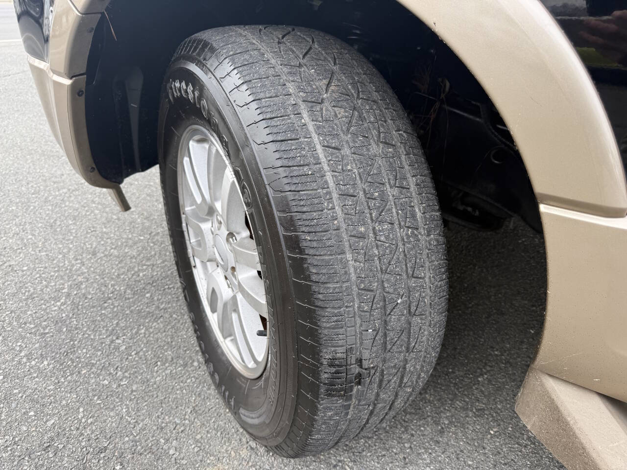 Used 2012 Ford Expedition XLT image 26