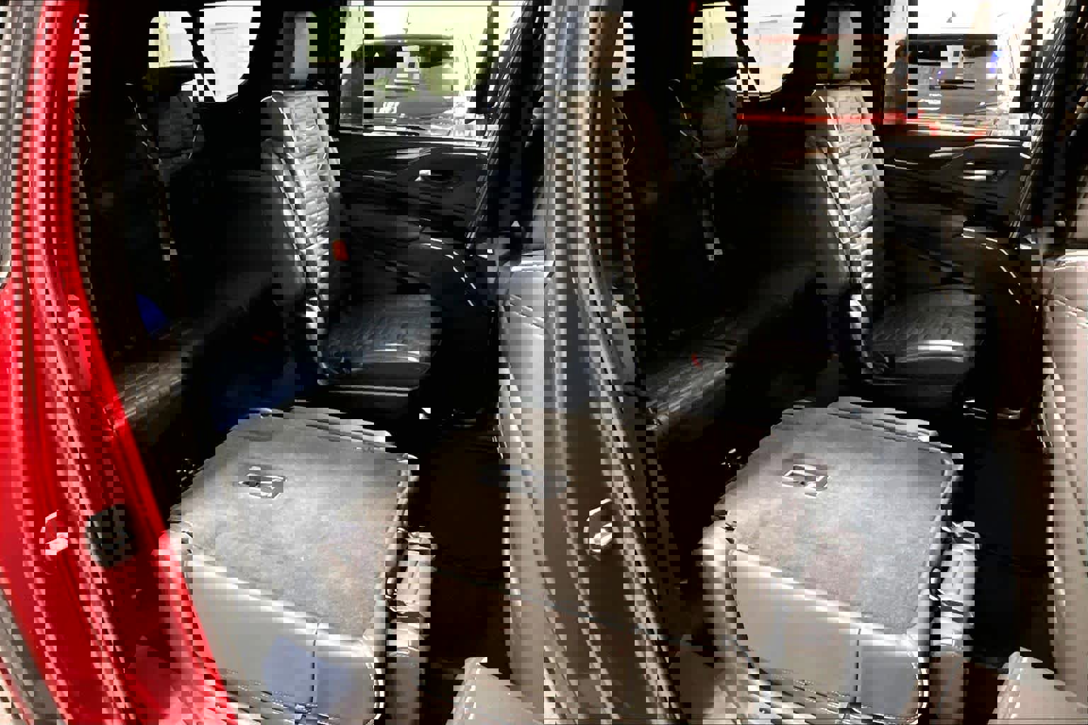 Used 2023 Cadillac Escalade ESV Sport Platinum image 18