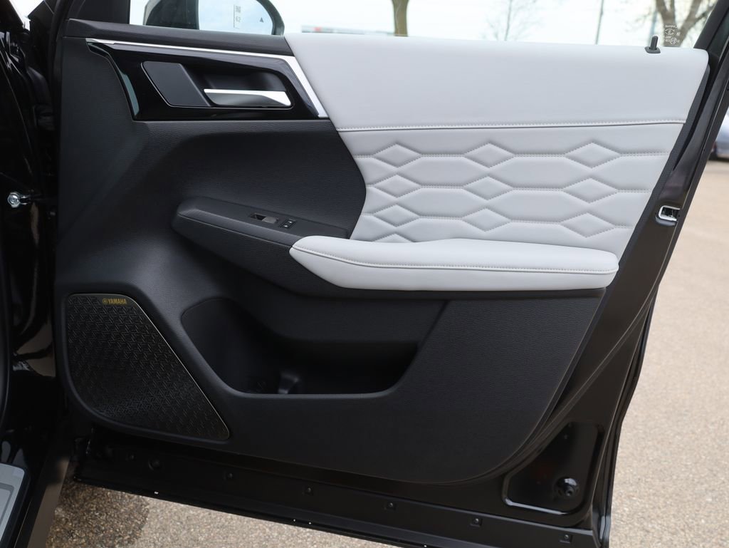 New 2025 Mitsubishi Outlander AWD image 18