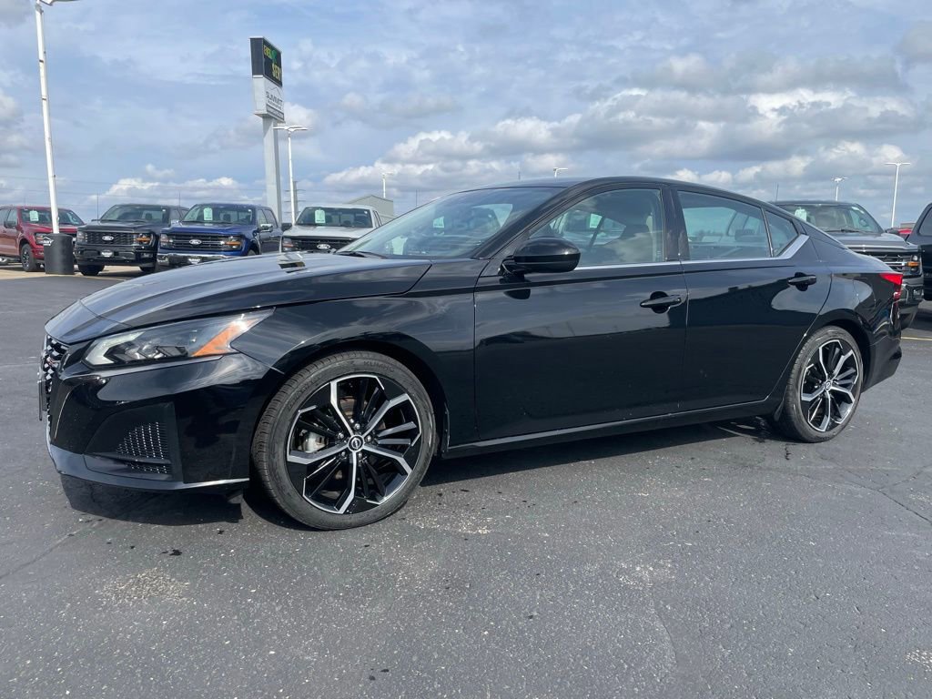 Used 2024 Nissan Altima 2.5 SR FWD image 6