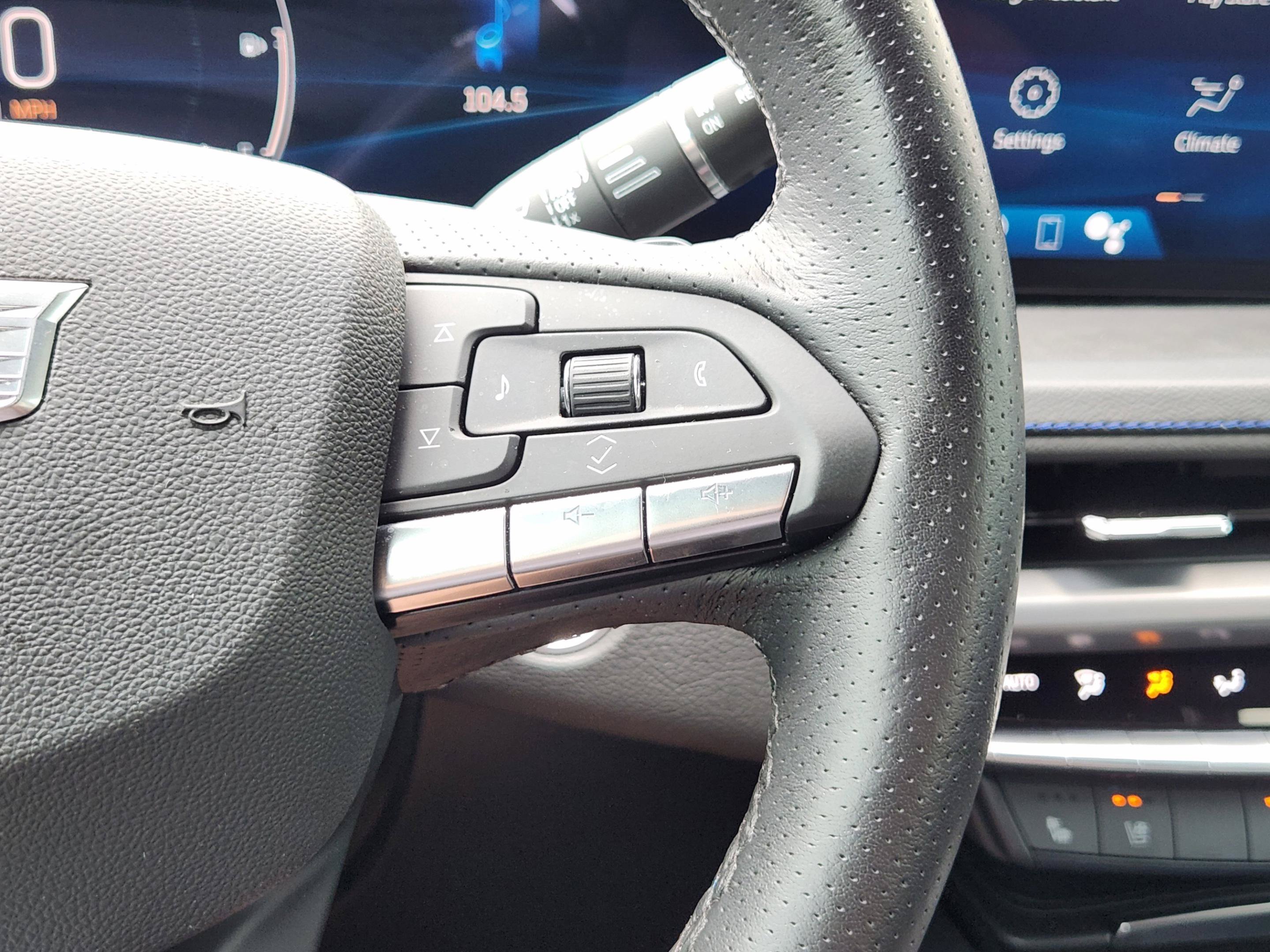 Used 2025 Cadillac XT4 Sport FWD image 22