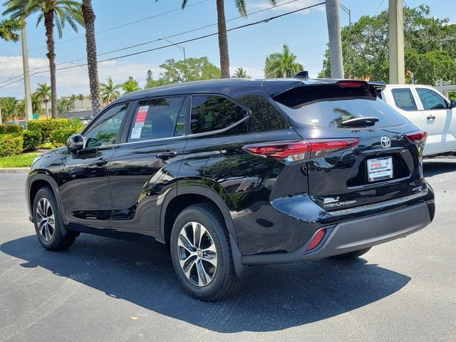 New 2026 Toyota Highlander XLE AWD/4WD image 3