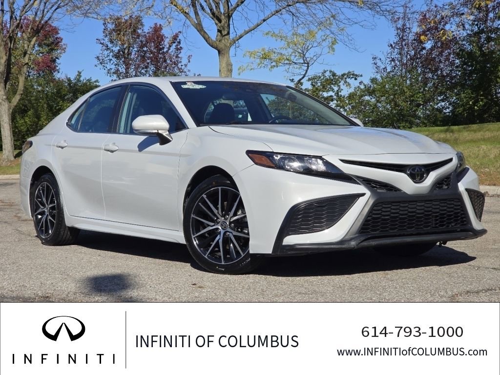 Used 2023 Toyota Camry SE image 1