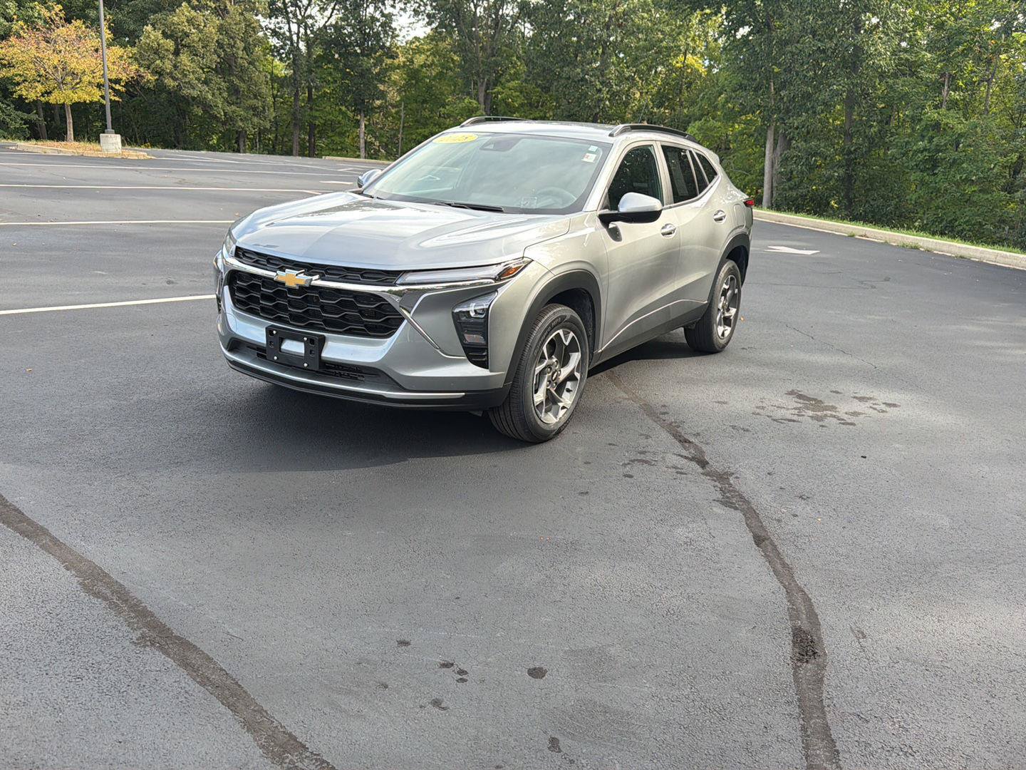 Used 2025 Chevrolet Trax LT FWD image 3