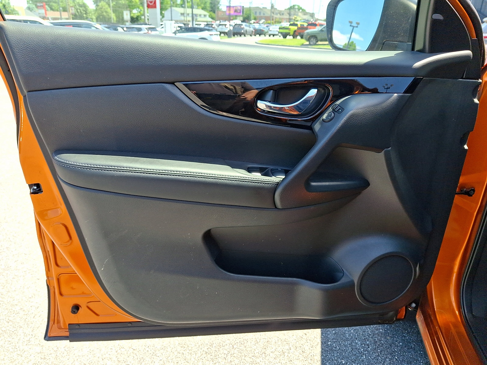Certified 2022 Nissan Rogue Sport SL AWD/4WD image 14