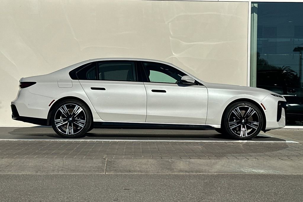 Used 2023 BMW 740i video 2