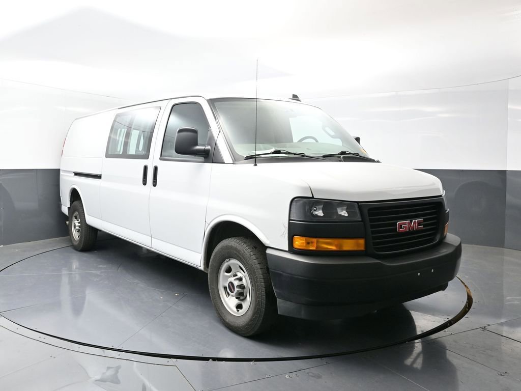 Used 2023 GMC Savana 2500 Extended w/ Enhanced Convenience Package image 4