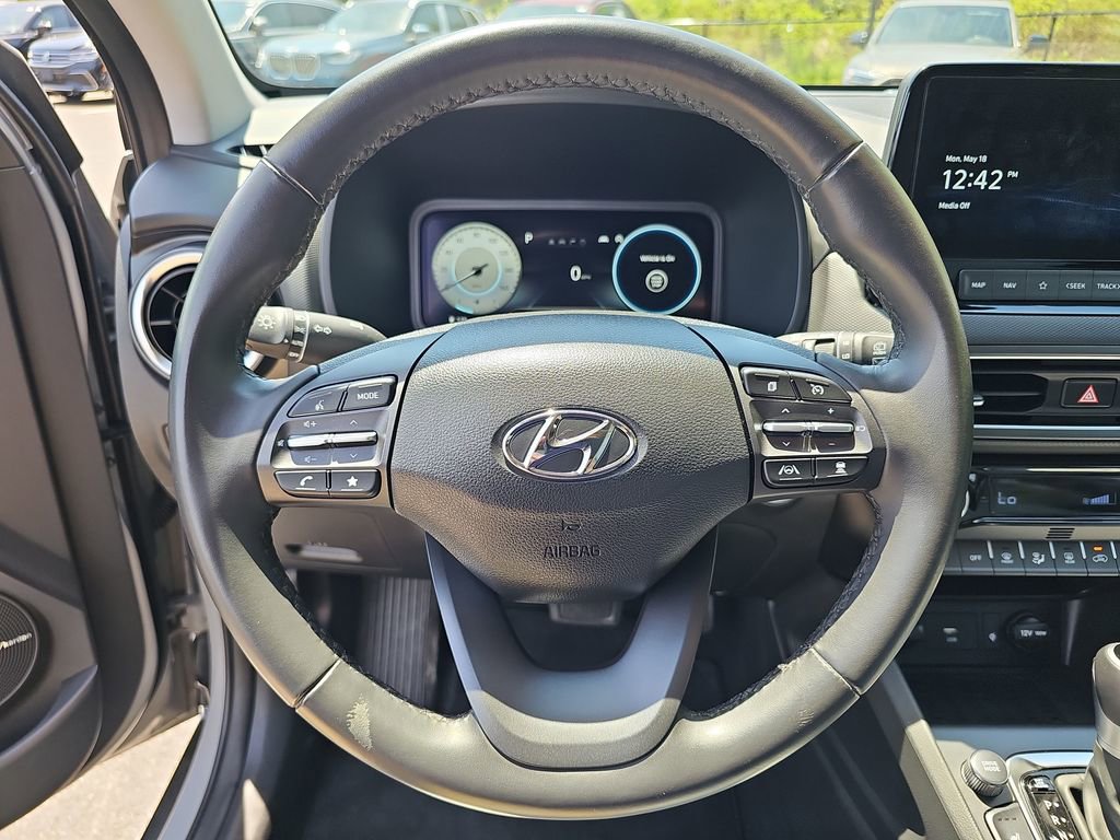 Used 2023 Hyundai Kona Limited w/ Cargo Package AWD/4WD image 17