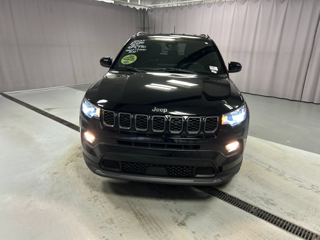 Used 2025 Jeep Compass Latitude w/ Altitude Special Edition AWD/4WD video 2