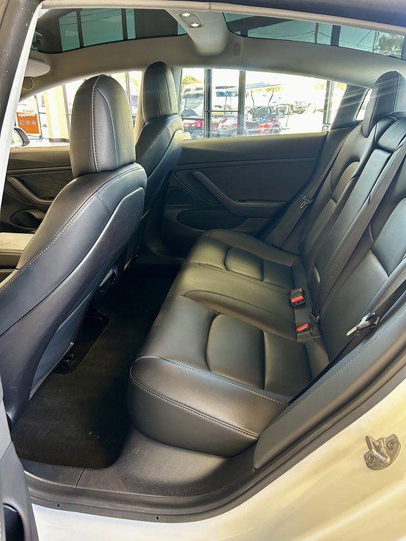 Used 2019 Tesla Model 3 AWD/4WD image 17