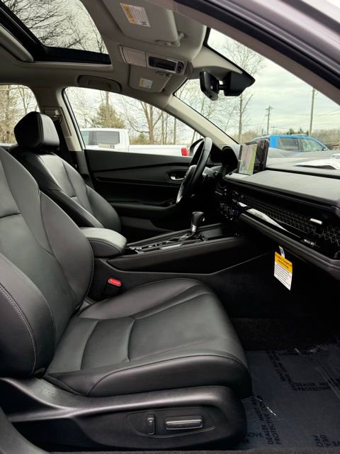 Used 2024 Honda Accord Touring image 15