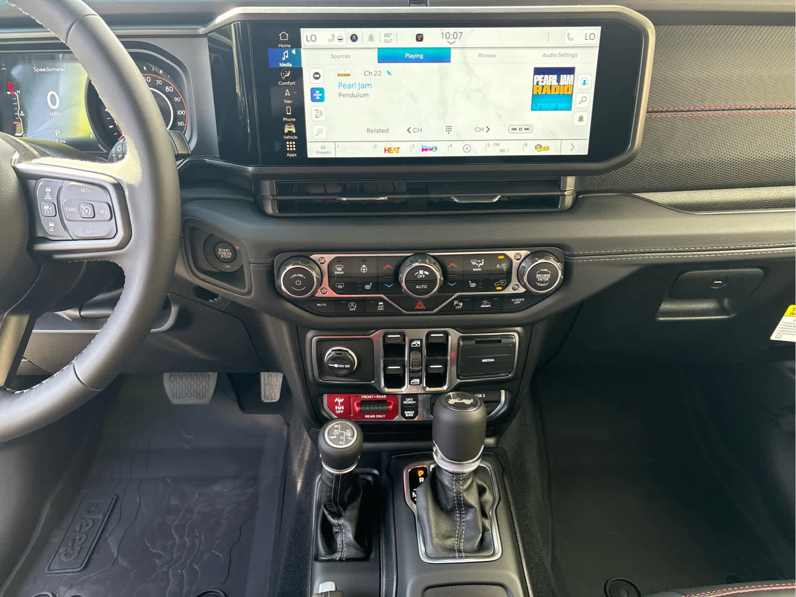 New 2025 Jeep Wrangler Unlimited Rubicon image 15