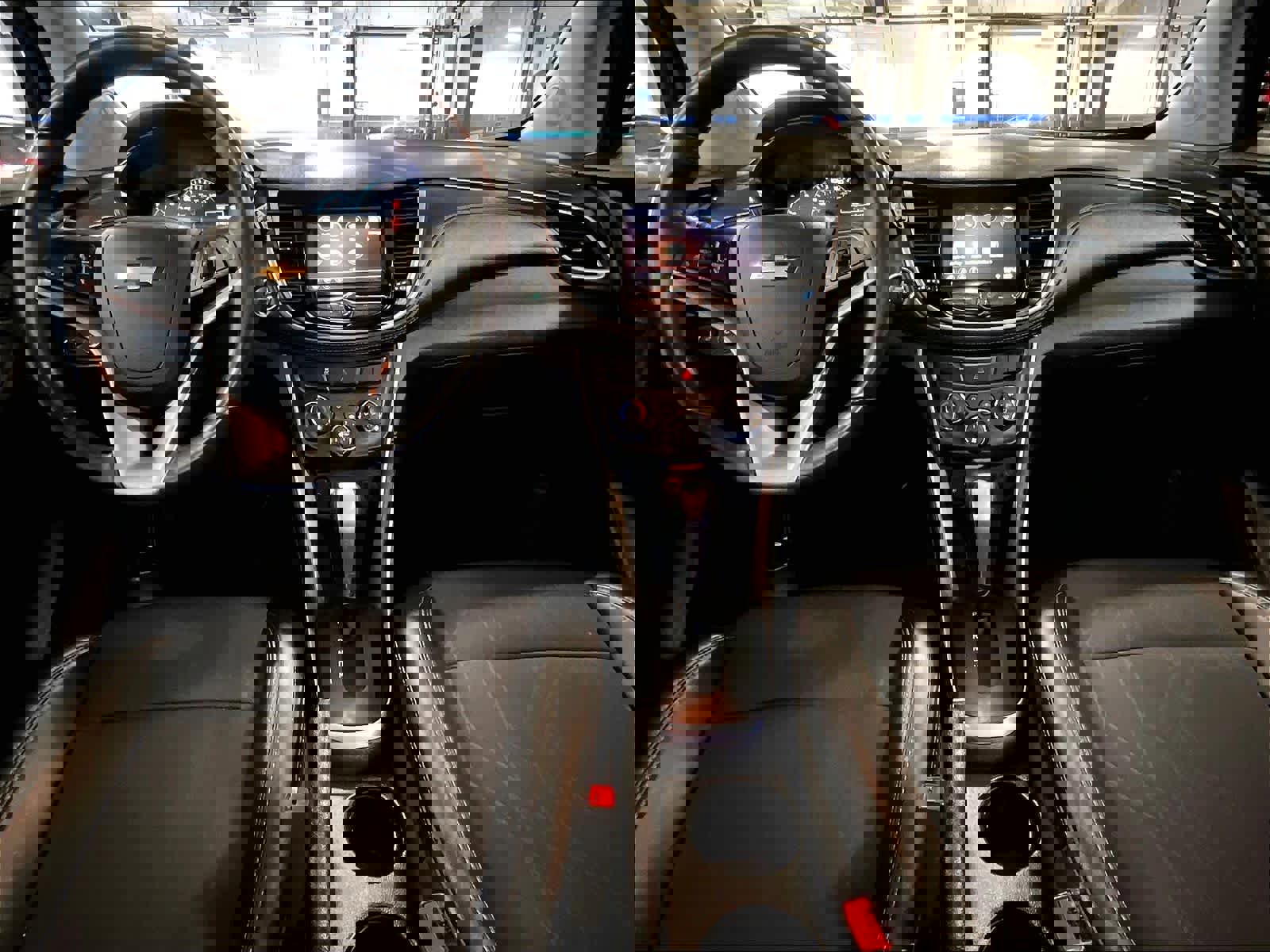 Used 2022 Chevrolet Trax LT w/ LT Convenience Package image 22