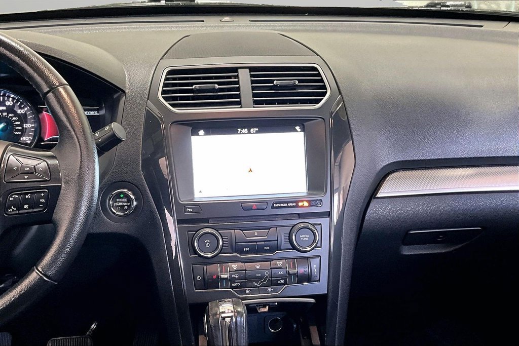 Used 2018 Ford Explorer XLT w/ XLT Appearance Package AWD/4WD image 9