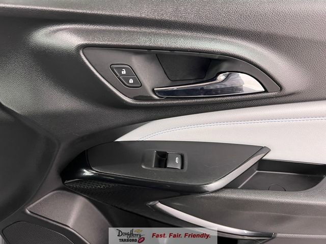 Used 2025 Chevrolet Trax LT image 33