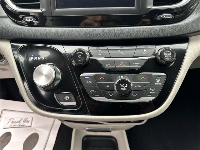 Used 2020 Chrysler Pacifica Touring-L image 16