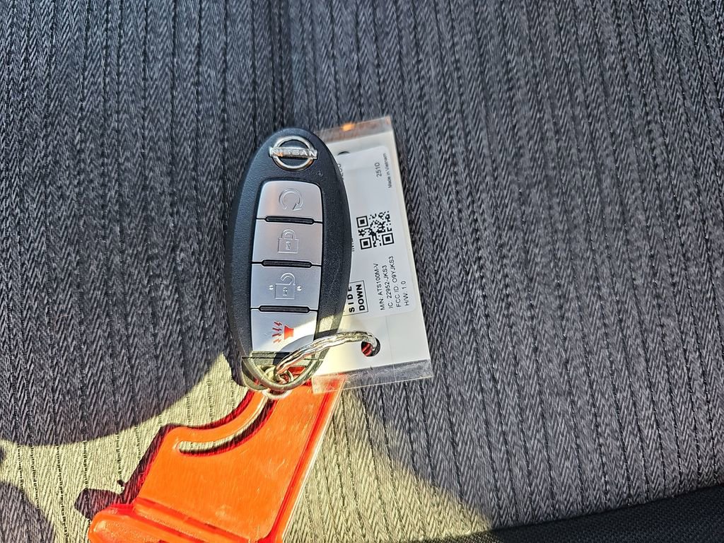 Used 2022 Nissan Rogue SV image 33