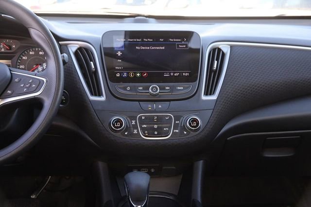 Used 2024 Chevrolet Malibu LT image 22