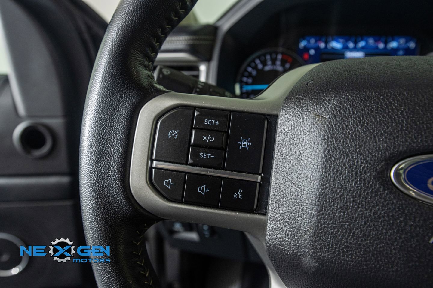 Used 2024 Ford Expedition XLT image 15