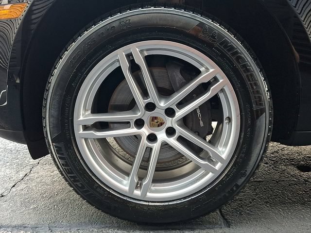 Certified 2026 Porsche Macan AWD/4WD image 15