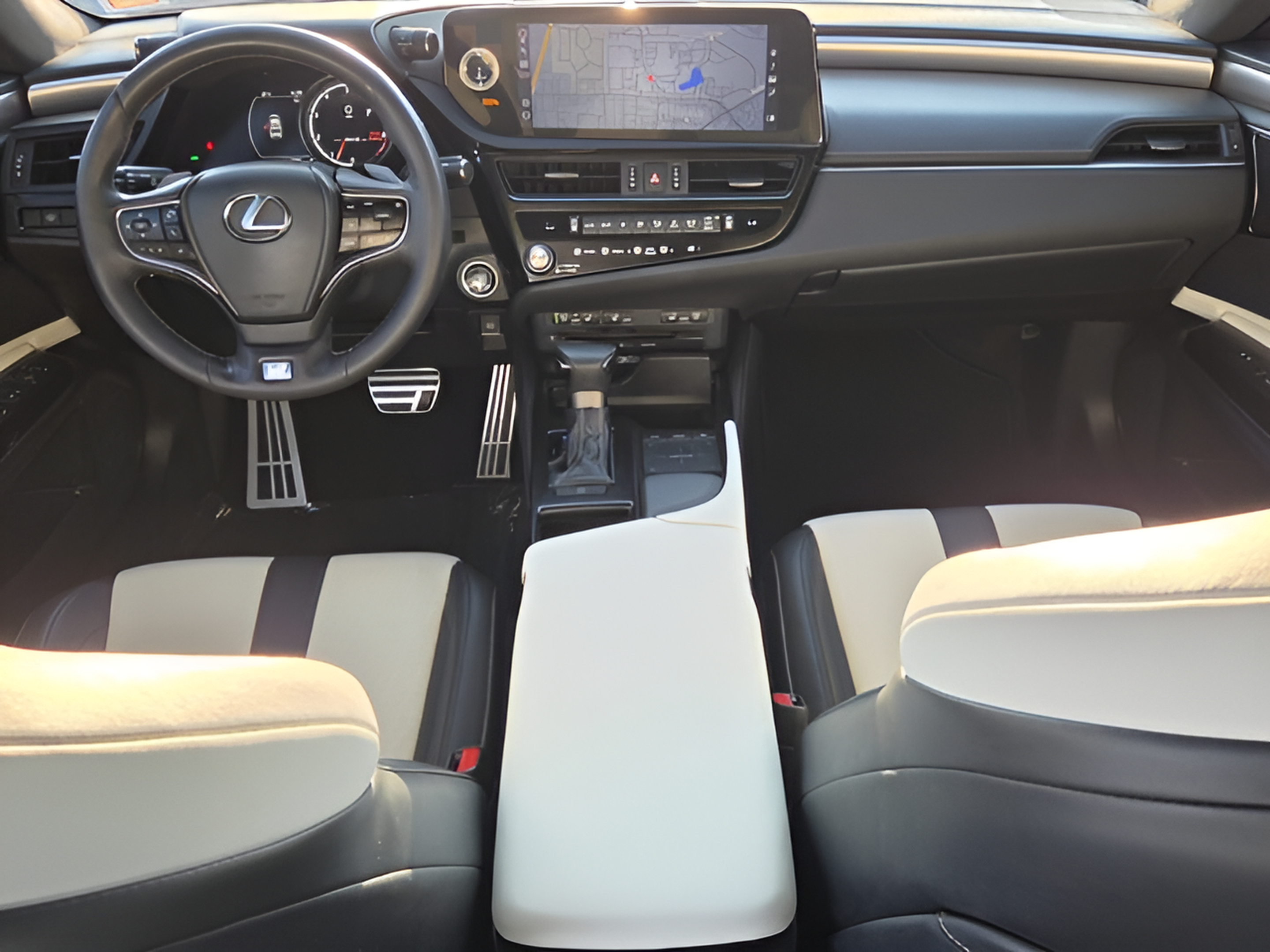Certified 2022 Lexus ES 350 F Sport w/ Accessory Package 2 FWD image 12