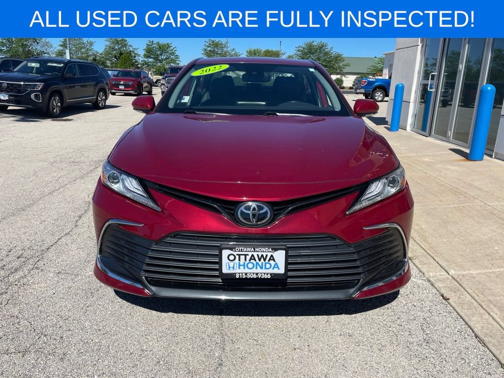 Used 2022 Toyota Camry XLE FWD image 3