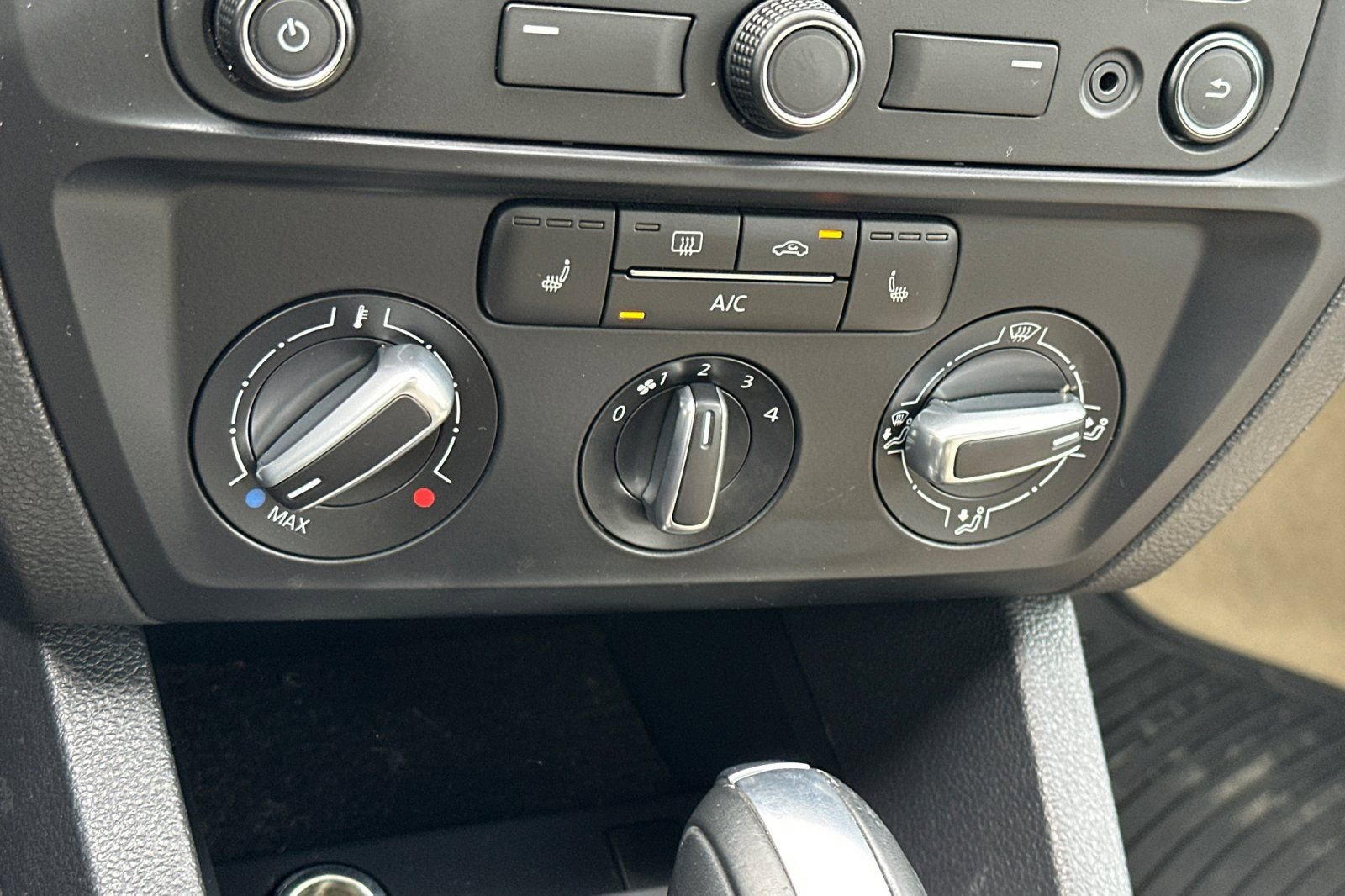 Used 2015 Volkswagen Jetta SE image 21