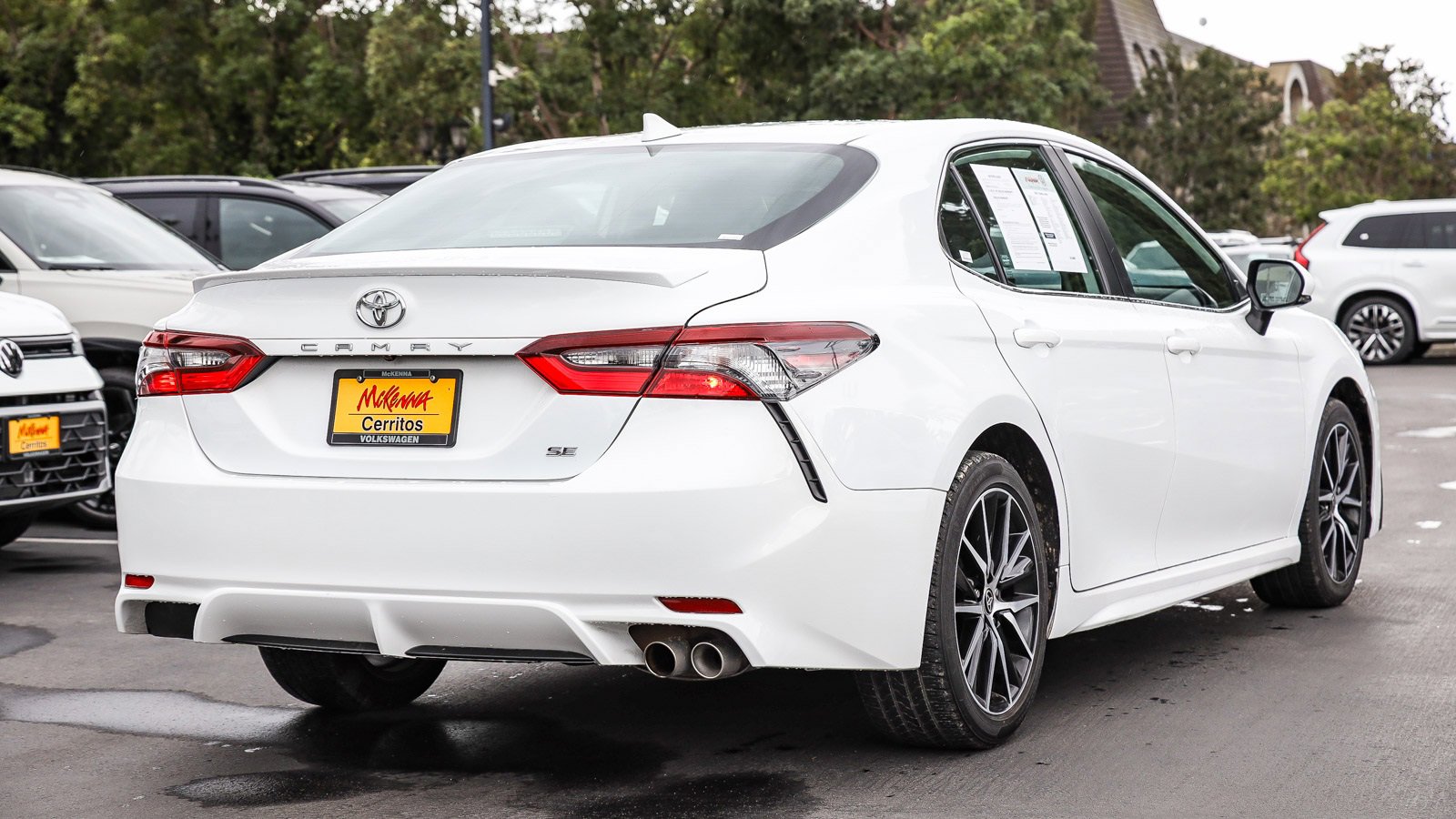 Used 2023 Toyota Camry SE image 9