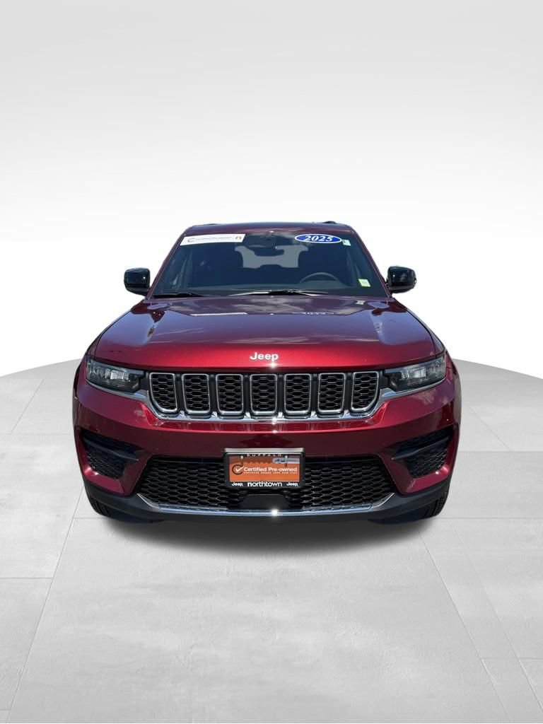 Certified 2025 Jeep Grand Cherokee Laredo X w/ Luxury Tech Group I AWD/4WD image 5