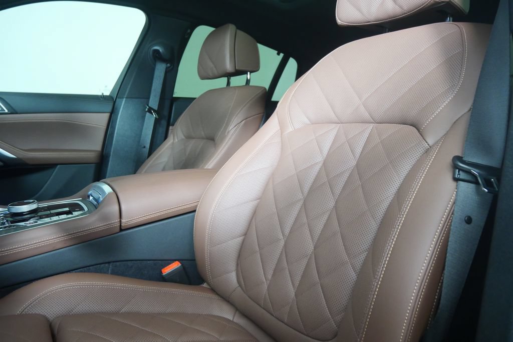 Used 2027 BMW X6 xDrive40i w/ Executive Package AWD/4WD image 10