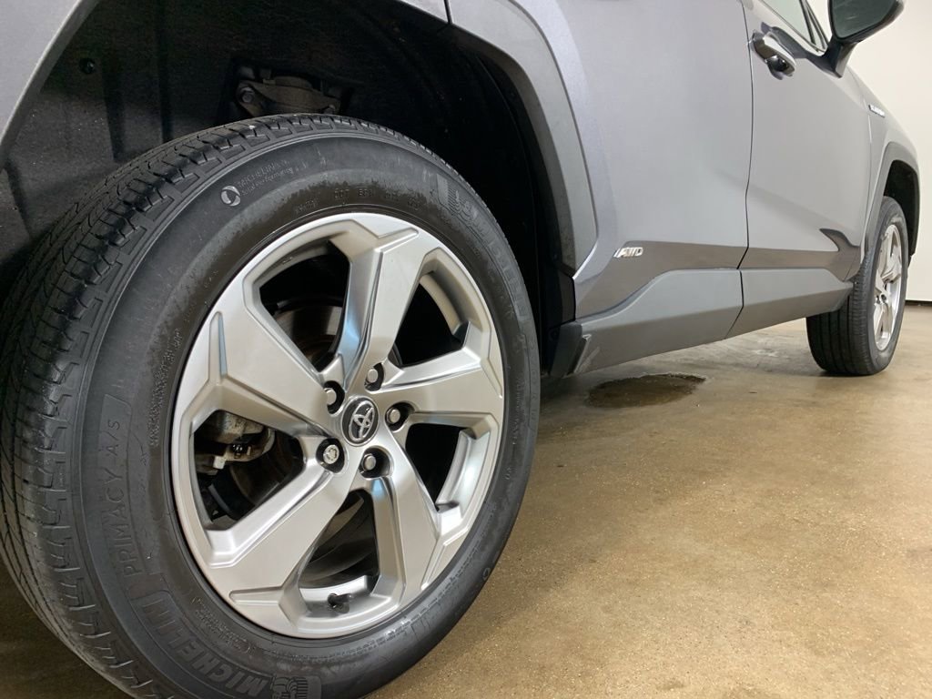 Used 2020 Toyota RAV4 Limited image 9