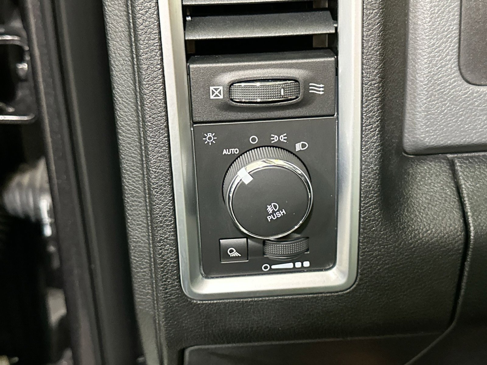 Used 2015 RAM 1500 Big Horn image 17