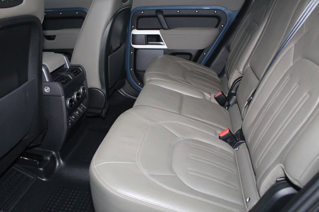 Used 2022 Land Rover Defender 110 SE AWD/4WD image 5