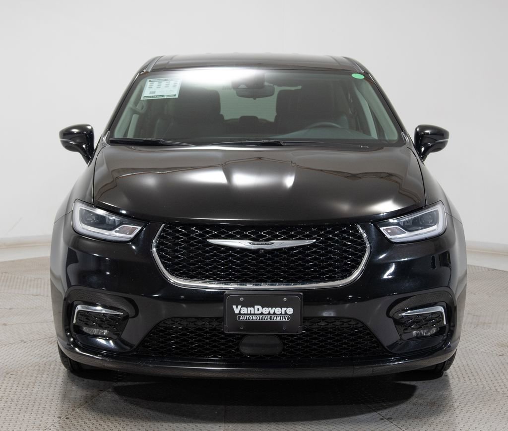 Used 2024 Chrysler Pacifica Select image 8