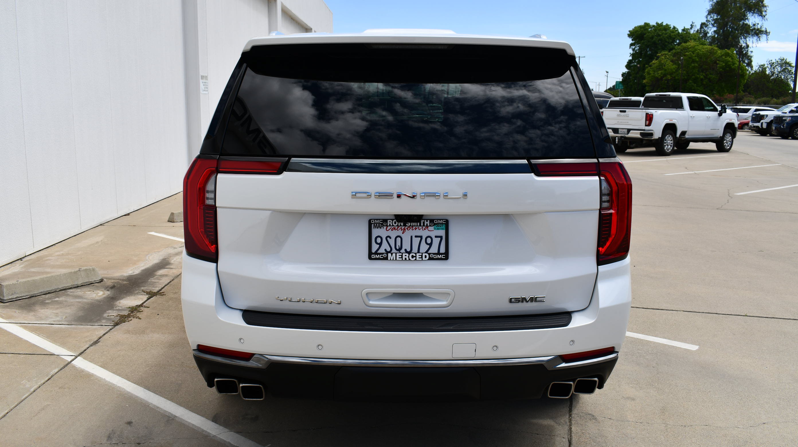 Used 2025 GMC Yukon XL Denali Ultimate AWD/4WD image 8
