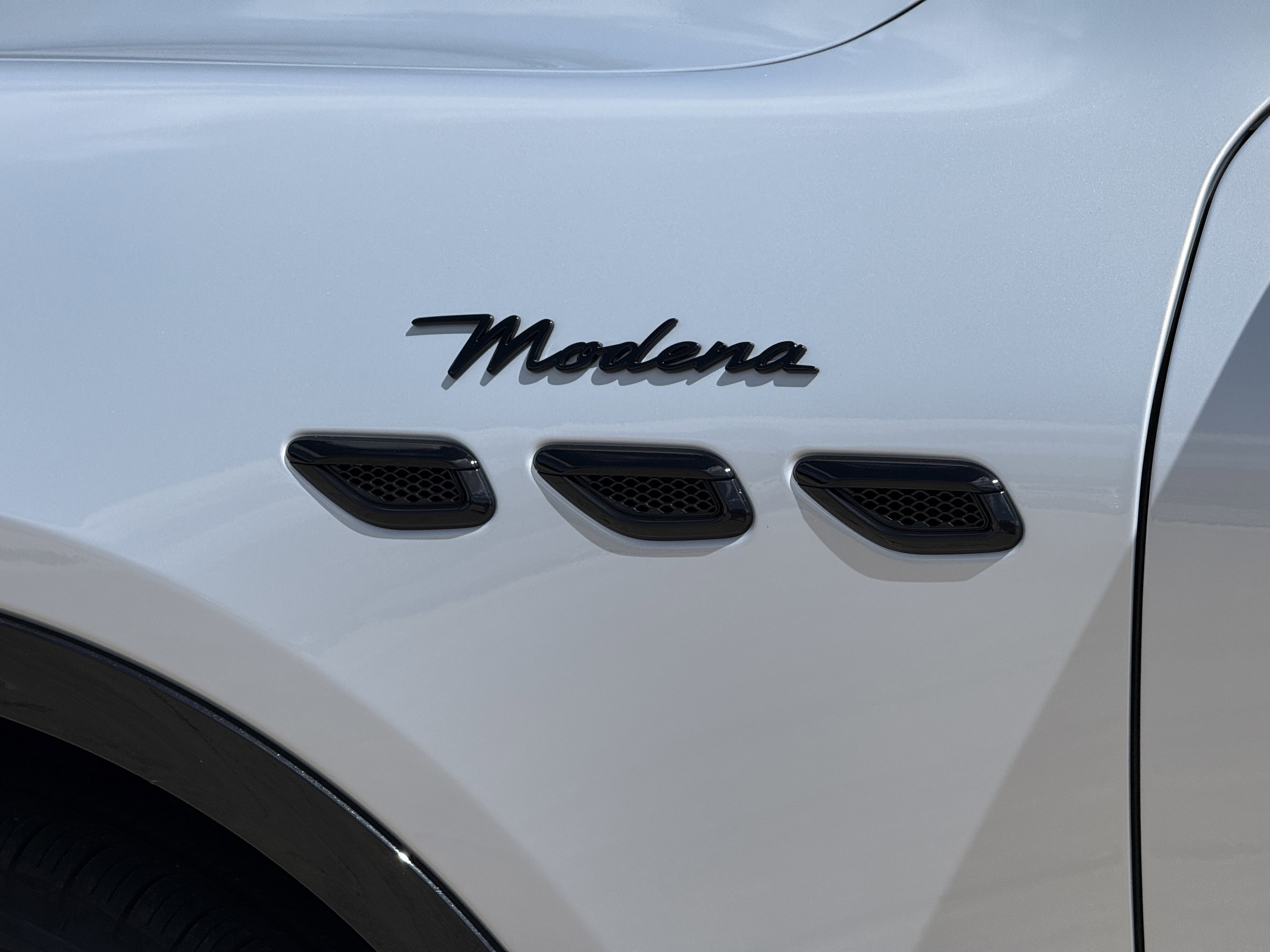 Certified 2025 Maserati Grecale Modena image 11