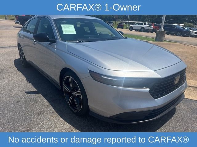 Used 2025 Honda Accord Sport image 2