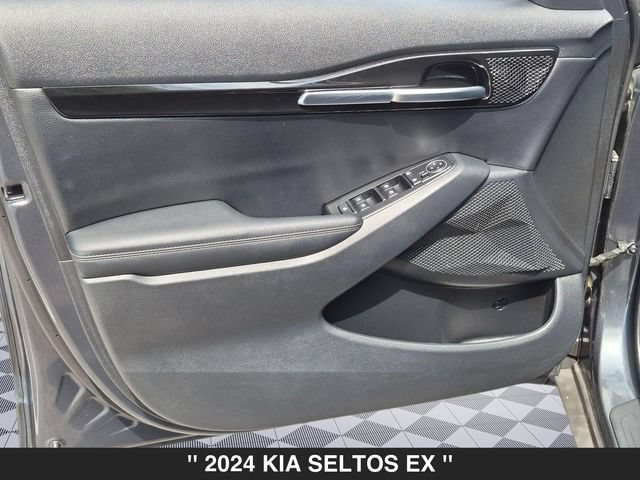 Used 2024 Kia Seltos EX AWD/4WD image 11